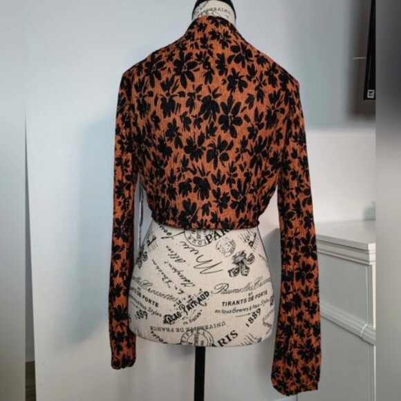 AMUSE SOCIETY | Women's Sienna Tied to You Floral Long Sleeved Tie Up Blouse - Picture 8 of 8